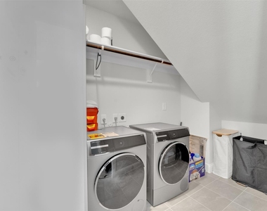 3520 Helios Lane - Photo Thumbnail 17