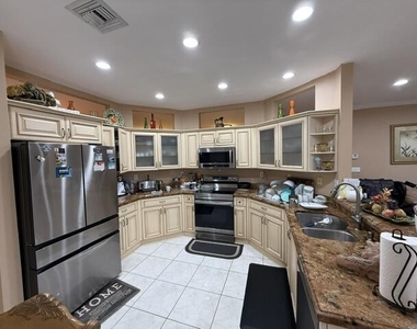 17943 Sw 33rd Court - Photo Thumbnail 2