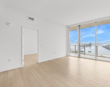 1400 Biscayne Boulevard - Photo Thumbnail 6