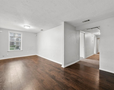 521 Ruth Street - Photo Thumbnail 1