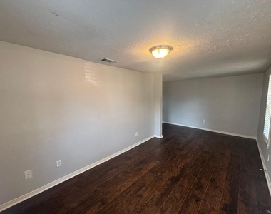 521 Ruth Street - Photo Thumbnail 17