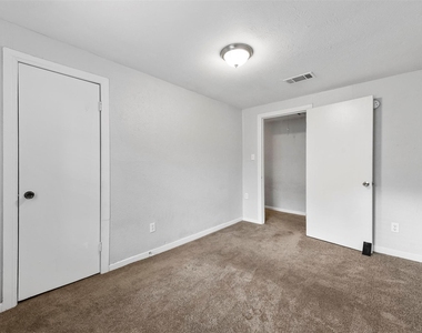521 Ruth Street - Photo Thumbnail 10