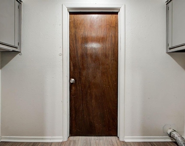 1030 Walsh Lane - Photo Thumbnail 26