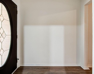 1030 Walsh Lane - Photo Thumbnail 7