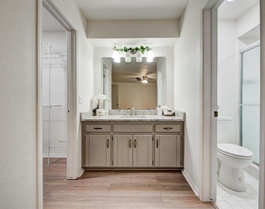 1030 Walsh Lane - Photo Thumbnail 32
