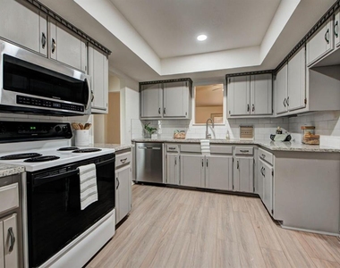 1030 Walsh Lane - Photo Thumbnail 19