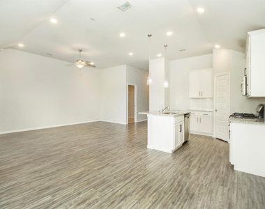 8840 Landergin Mesa Drive - Photo Thumbnail 2