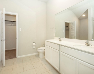 8840 Landergin Mesa Drive - Photo Thumbnail 14