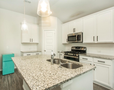 8840 Landergin Mesa Drive - Photo Thumbnail 6