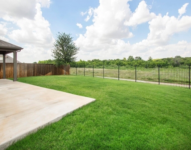 8840 Landergin Mesa Drive - Photo Thumbnail 22