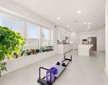 2856 Chester Drive - Photo Thumbnail 19