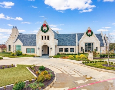 2856 Chester Drive - Photo Thumbnail 3