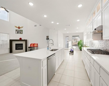 2856 Chester Drive - Photo Thumbnail 17