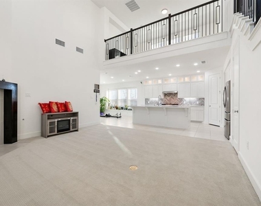 2856 Chester Drive - Photo Thumbnail 13