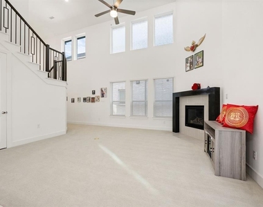 2856 Chester Drive - Photo Thumbnail 12