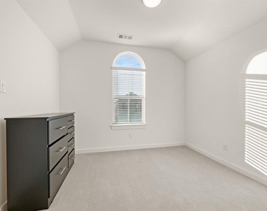 2856 Chester Drive - Photo Thumbnail 24