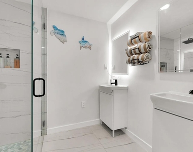 1433 Ne 53rd Court - Photo Thumbnail 11