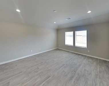 4312 Colt Drive - Photo Thumbnail 2