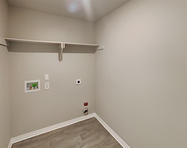 4312 Colt Drive - Photo Thumbnail 13