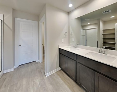 4312 Colt Drive - Photo Thumbnail 8