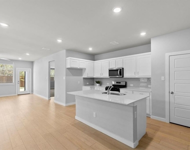 3513 Chambers Drive - Photo Thumbnail 4