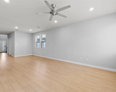 3513 Chambers Drive - Photo Thumbnail 2
