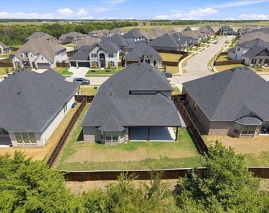 1815 Navarre Way - Photo Thumbnail 1
