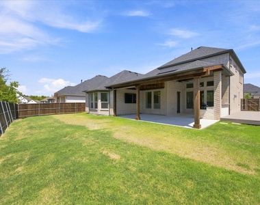 1815 Navarre Way - Photo Thumbnail 25