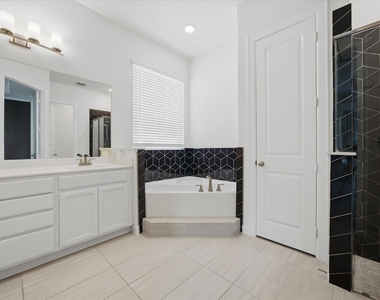 1815 Navarre Way - Photo Thumbnail 17