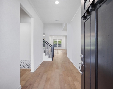 1815 Navarre Way - Photo Thumbnail 2