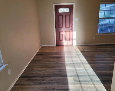 4706 Maritime Cove - Photo Thumbnail 4