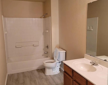 4706 Maritime Cove - Photo Thumbnail 13