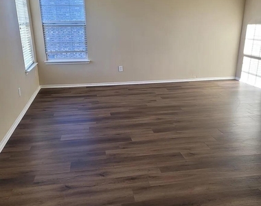 4706 Maritime Cove - Photo Thumbnail 10