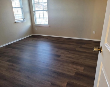 4706 Maritime Cove - Photo Thumbnail 7