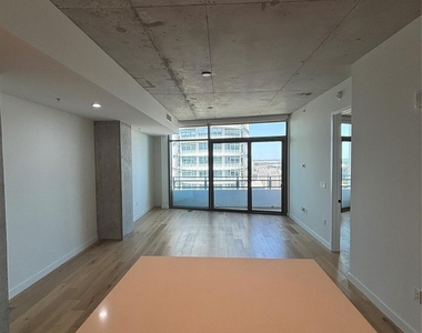 1801 N Pearl Street - Photo Thumbnail 10