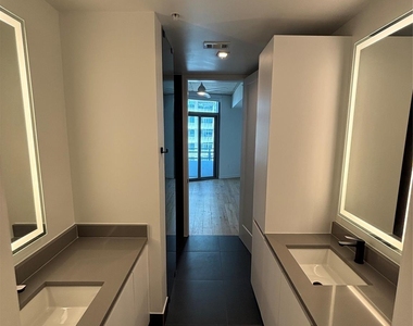 1801 N Pearl Street - Photo Thumbnail 19