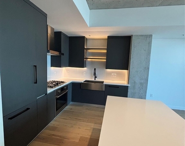 1801 N Pearl Street - Photo Thumbnail 8
