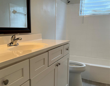 610 Ne 29th Drive - Photo Thumbnail 10