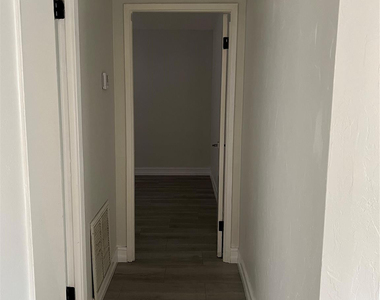 610 Ne 29th Drive - Photo Thumbnail 6