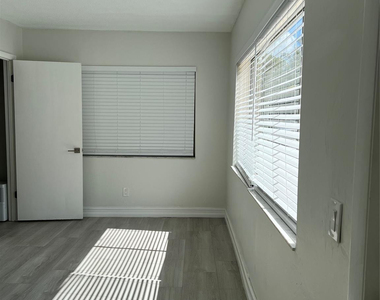 610 Ne 29th Drive - Photo Thumbnail 24