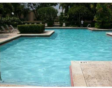 9243 Sw 138th Place - Photo Thumbnail 9