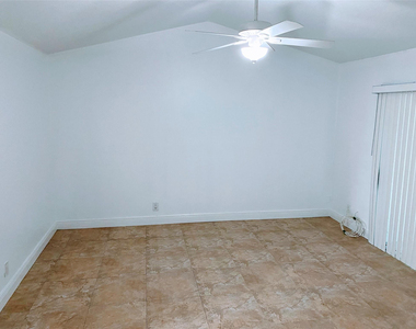 9243 Sw 138th Place - Photo Thumbnail 6