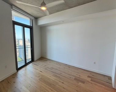 1801 N Pearl Street - Photo Thumbnail 8