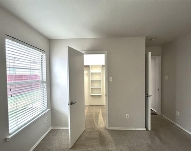 10445 Hideaway Trail - Photo Thumbnail 10