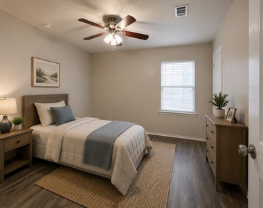 10445 Hideaway Trail - Photo Thumbnail 12