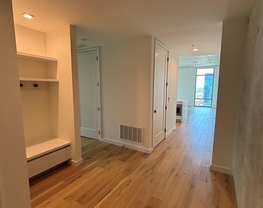 1801 N Pearl Street - Photo Thumbnail 1