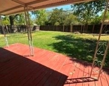 3614 Skyline Drive - Photo Thumbnail 10