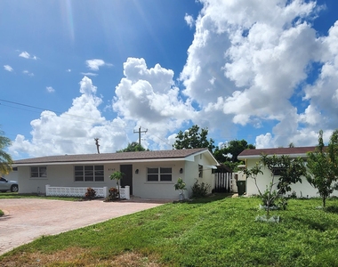 8760 Nw 14th Street - Photo Thumbnail 2