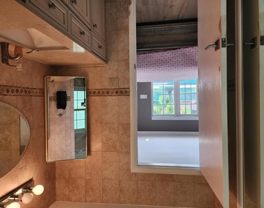 8760 Nw 14th Street - Photo Thumbnail 3