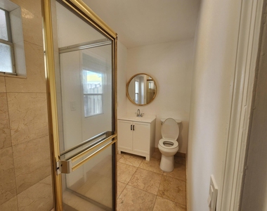 8760 Nw 14th Street - Photo Thumbnail 5